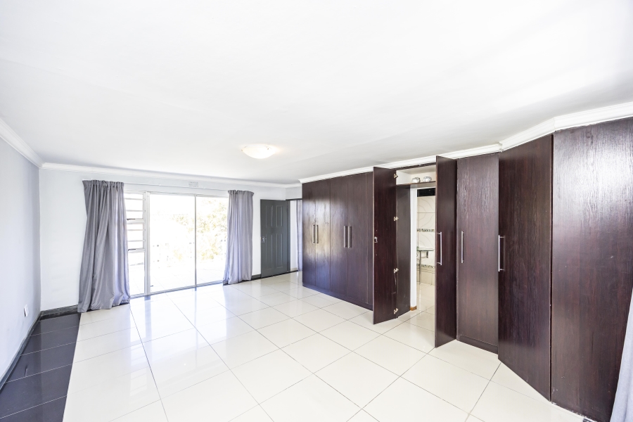 5 Bedroom Property for Sale in Sunnyridge Eastern Cape